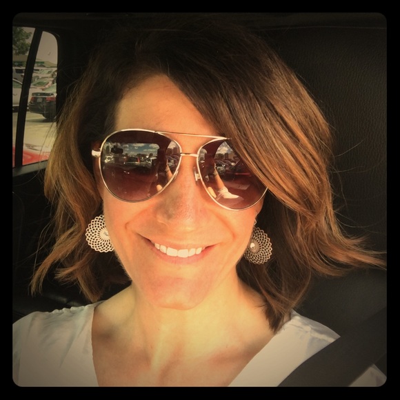 Meet the Posher, Jenna - Picture 1 of 1